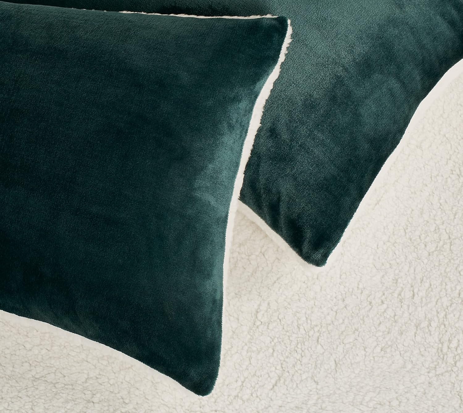 Teddy Sherpa Twin-Pack Standard Pillowcases - Soft Reversible Velvet & Sherpa Cushion Covers - Machine Washable with Zipper Closure -  48x73cm - Emerald Green