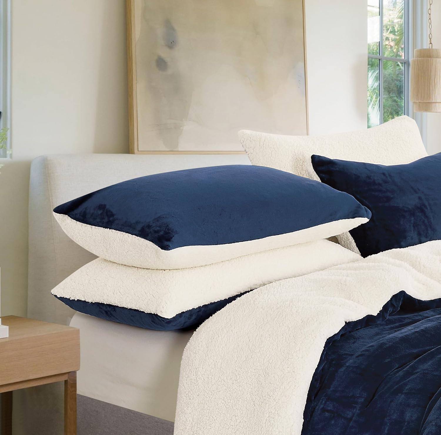 Teddy Sherpa Twin-Pack Standard Pillowcases - Soft Reversible Velvet & Sherpa Cushion Covers - Machine Washable with Zipper Closure -  48x73cm - Navy Blue