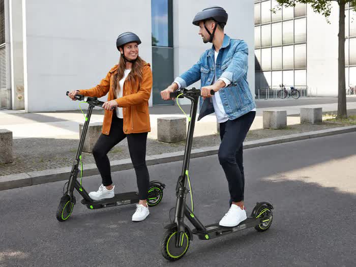 BUNA Classic Electric   Scooter   for   Adults, 350W Motor, 25KM/H, 25 KM Range, 8.5"   Pneumatic   Tires