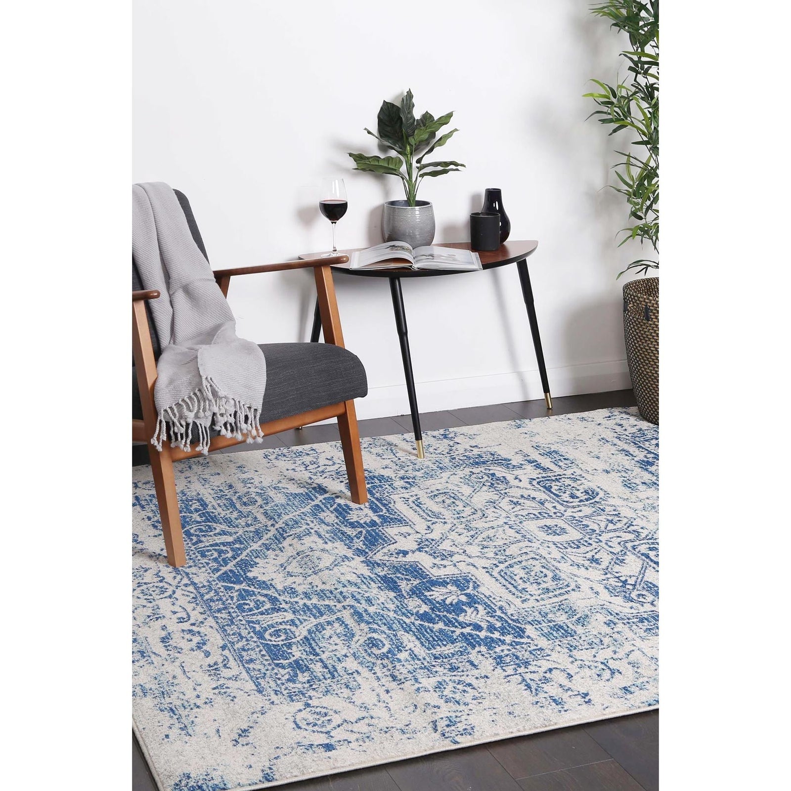 delicate-audrey-ivory-navy-rug 160x230