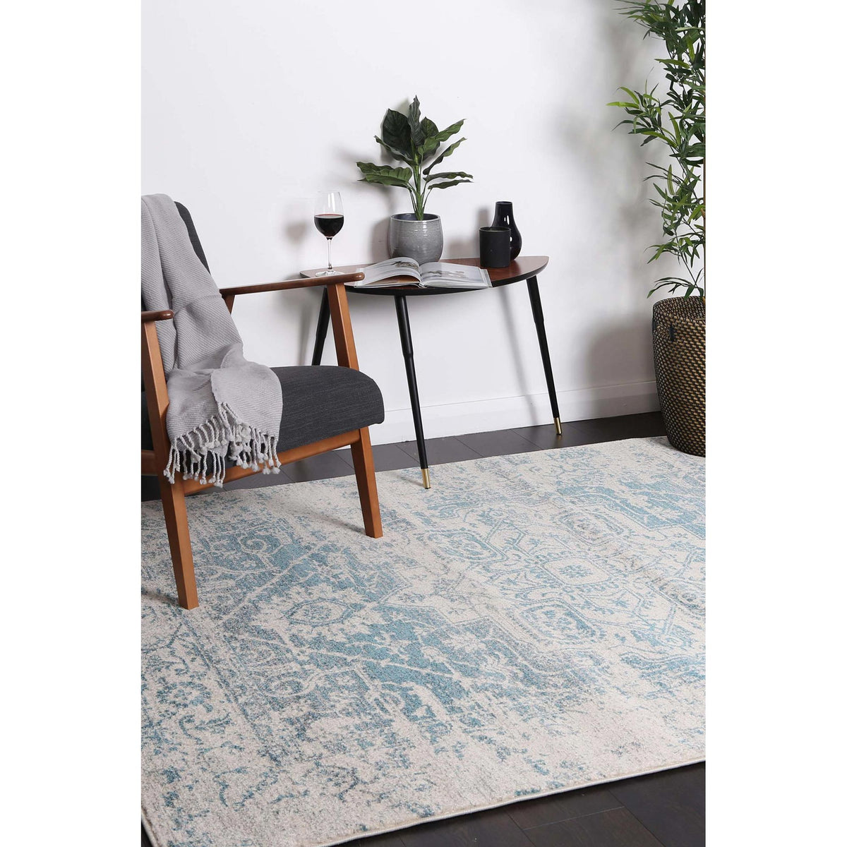 delicate-audrey-ivory-blue-rug 200x290