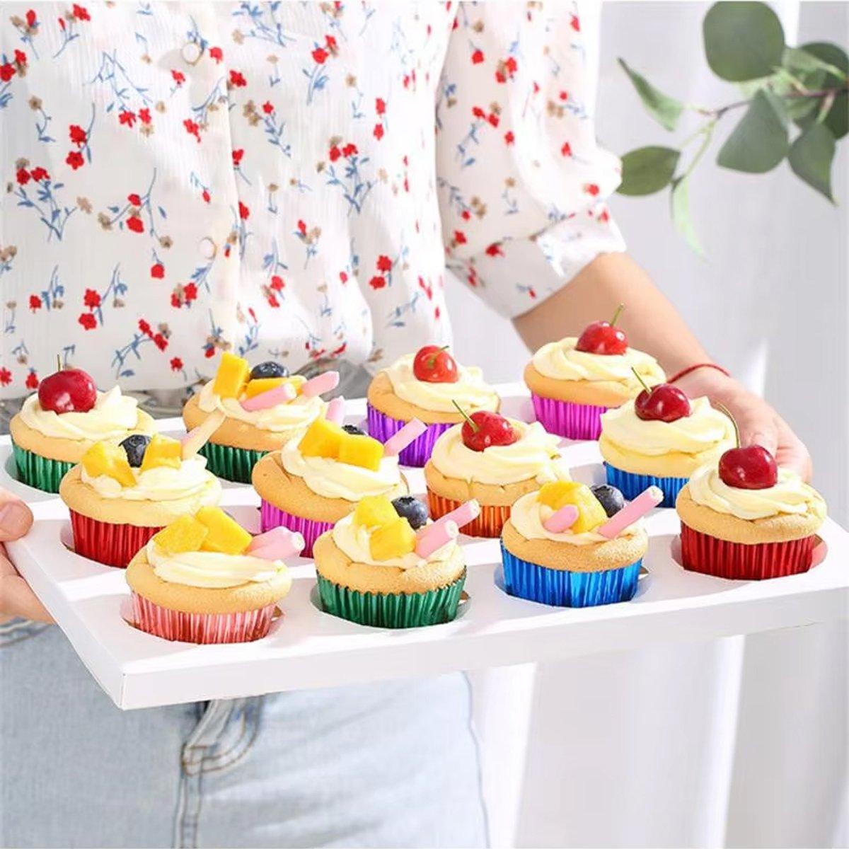 200 Pcs Colored Baking Paper Cupcake Trays Muffin Liners for Party Baking - Gold
