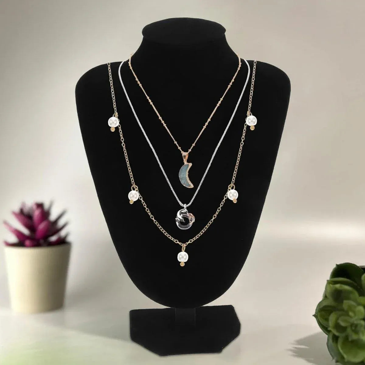 1-Piece Black Velvet Necklace Display Stand