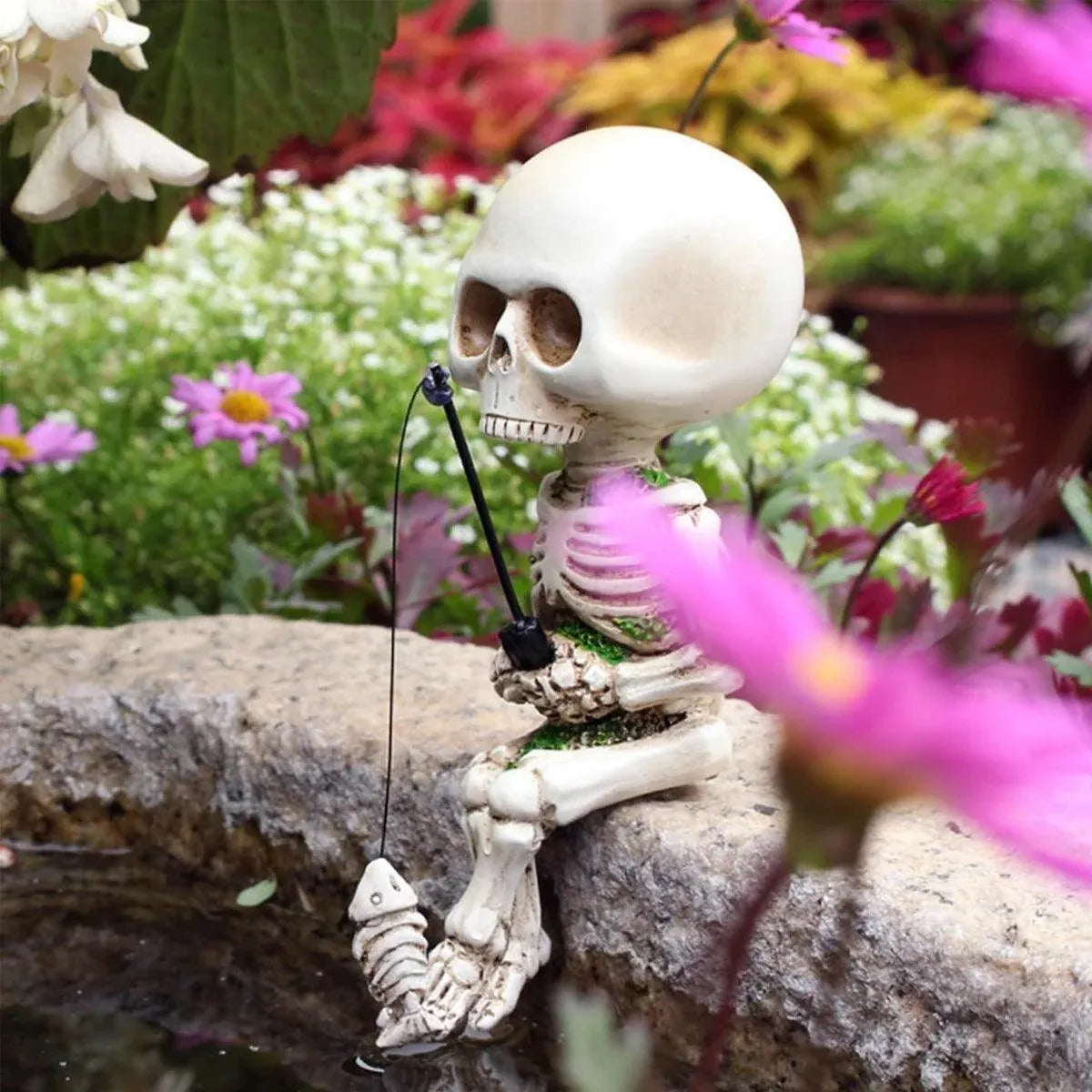 1-Piece Fishing Skeleton Garden Ornament