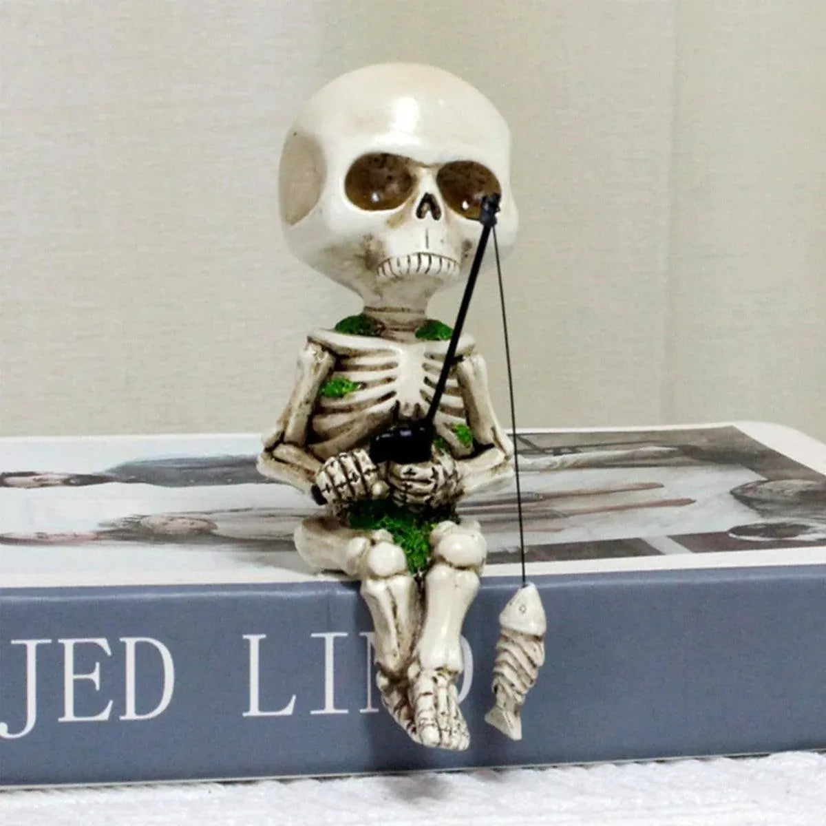 1-Piece Fishing Skeleton Garden Ornament
