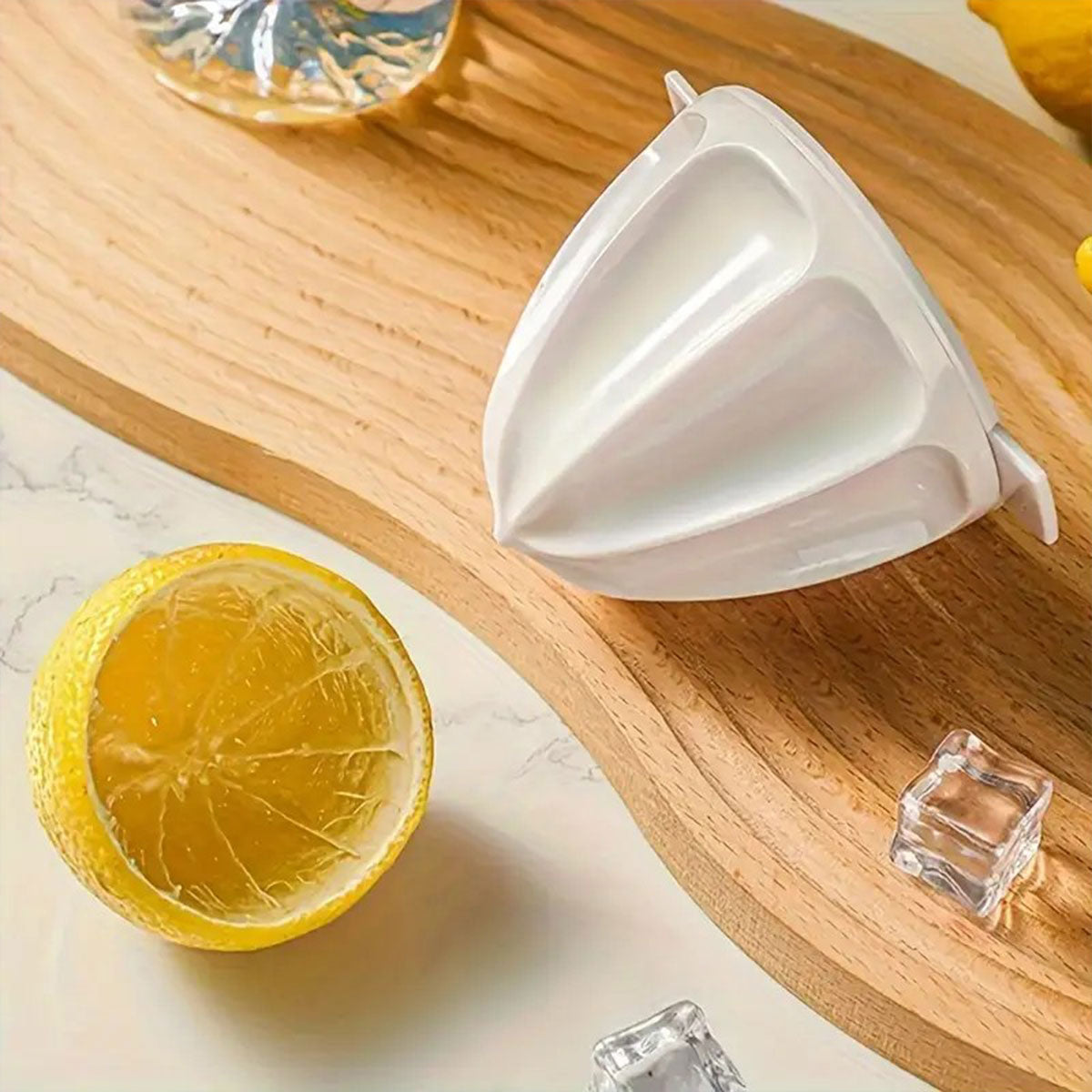 Manual Juice Extractor for Orange Lemon Home Citrus Juicer Hand Compressor - White