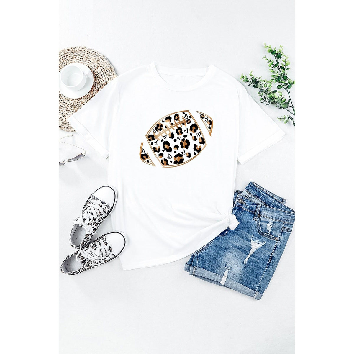 Azura Exchange Leopard Heart Shape Rugby Print T-Shirt - M
