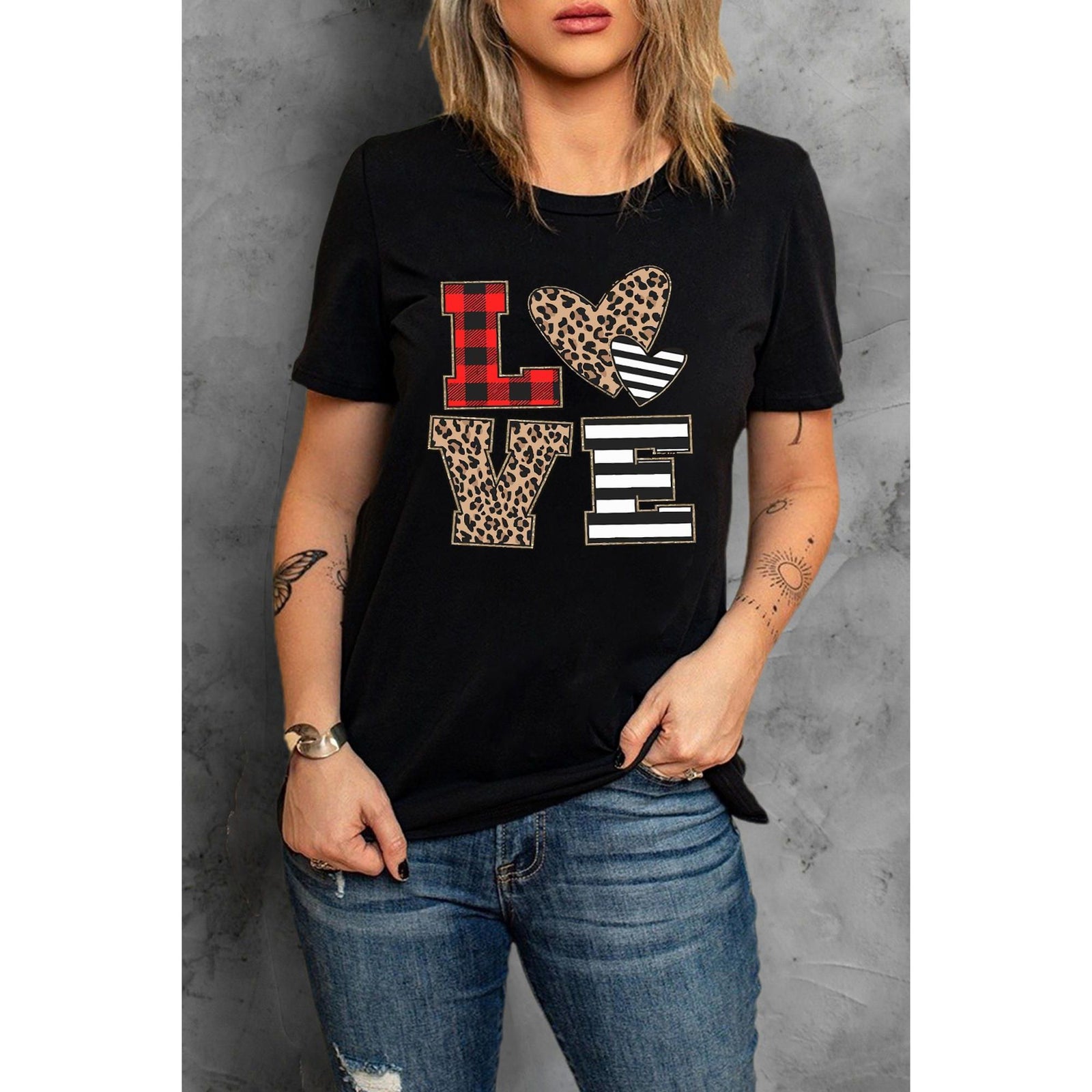 Azura Exchange Heart Print Graphic T-Shirt - XL