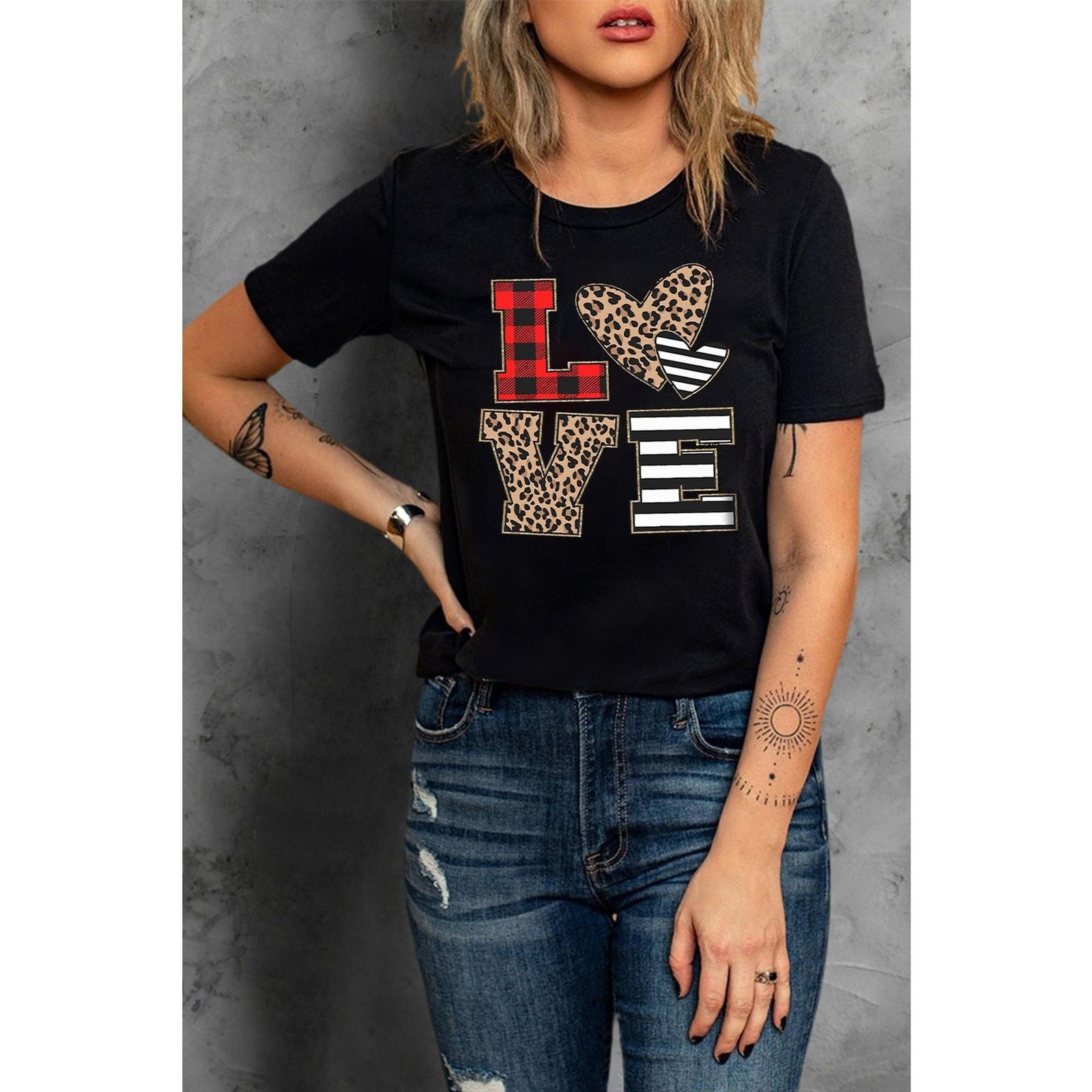 Azura Exchange Heart Print Graphic T-Shirt - XL