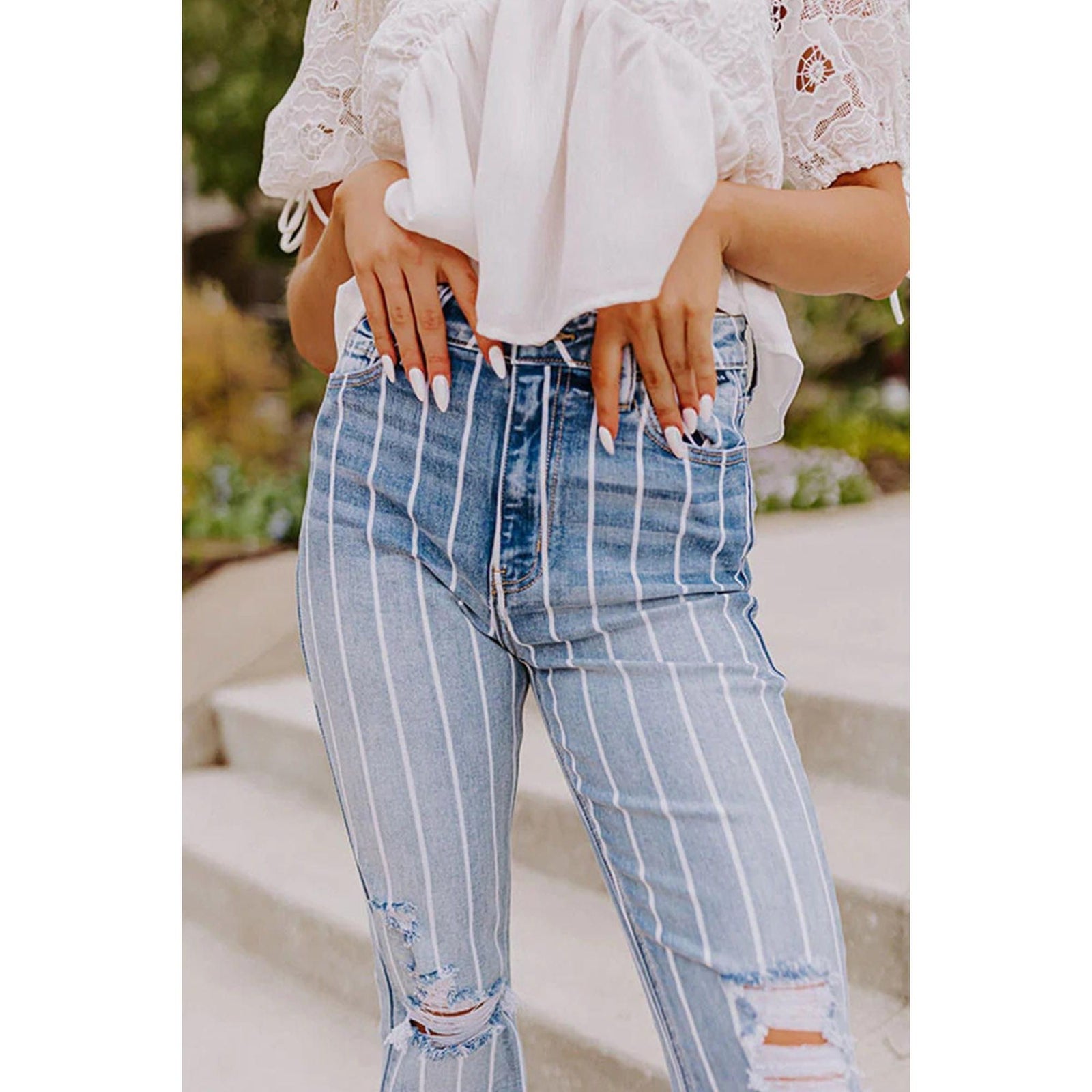 Azura Exchange Vertical Striped Ripped Flare Jeans - 10 US