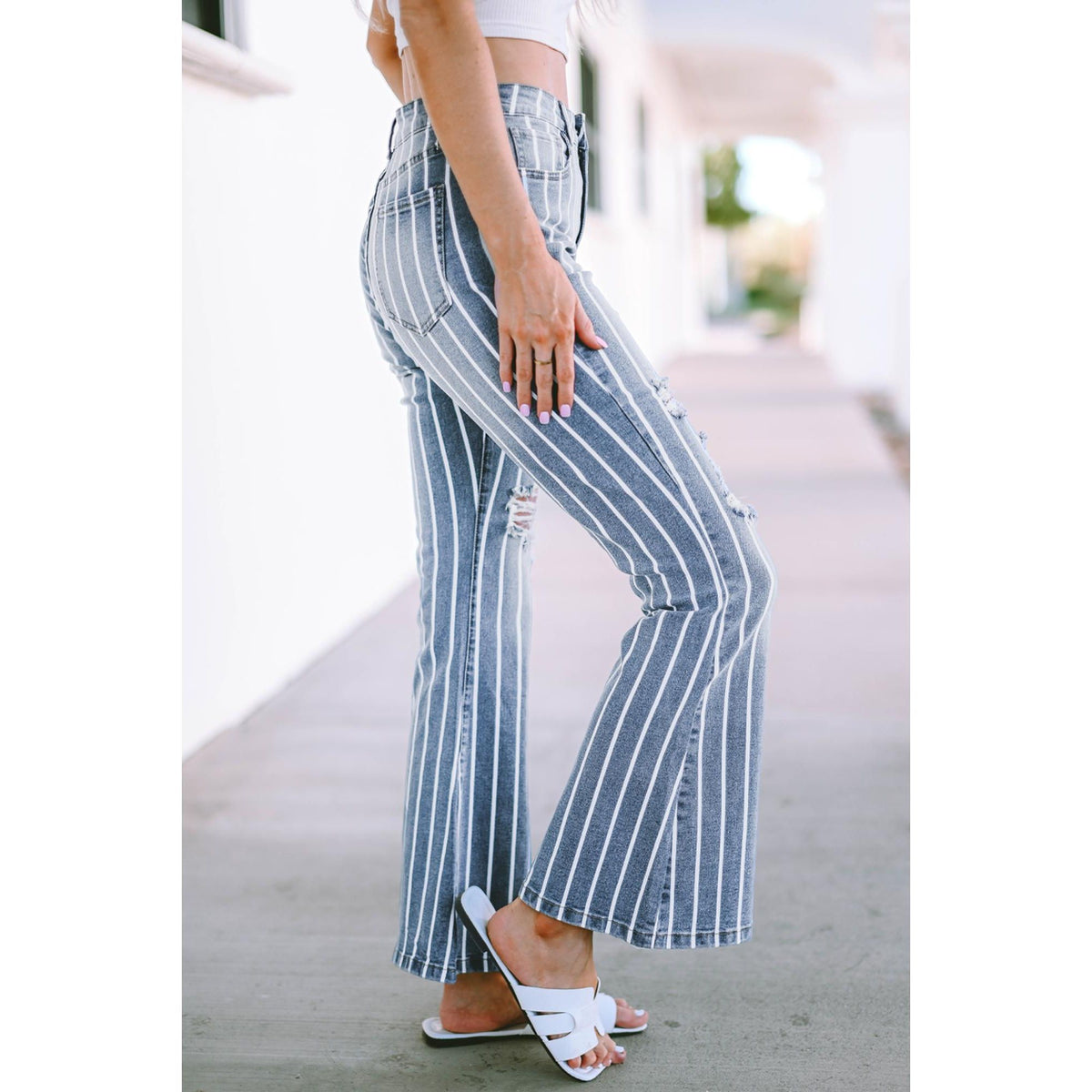 Azura Exchange Vertical Striped Ripped Flare Jeans - 10 US