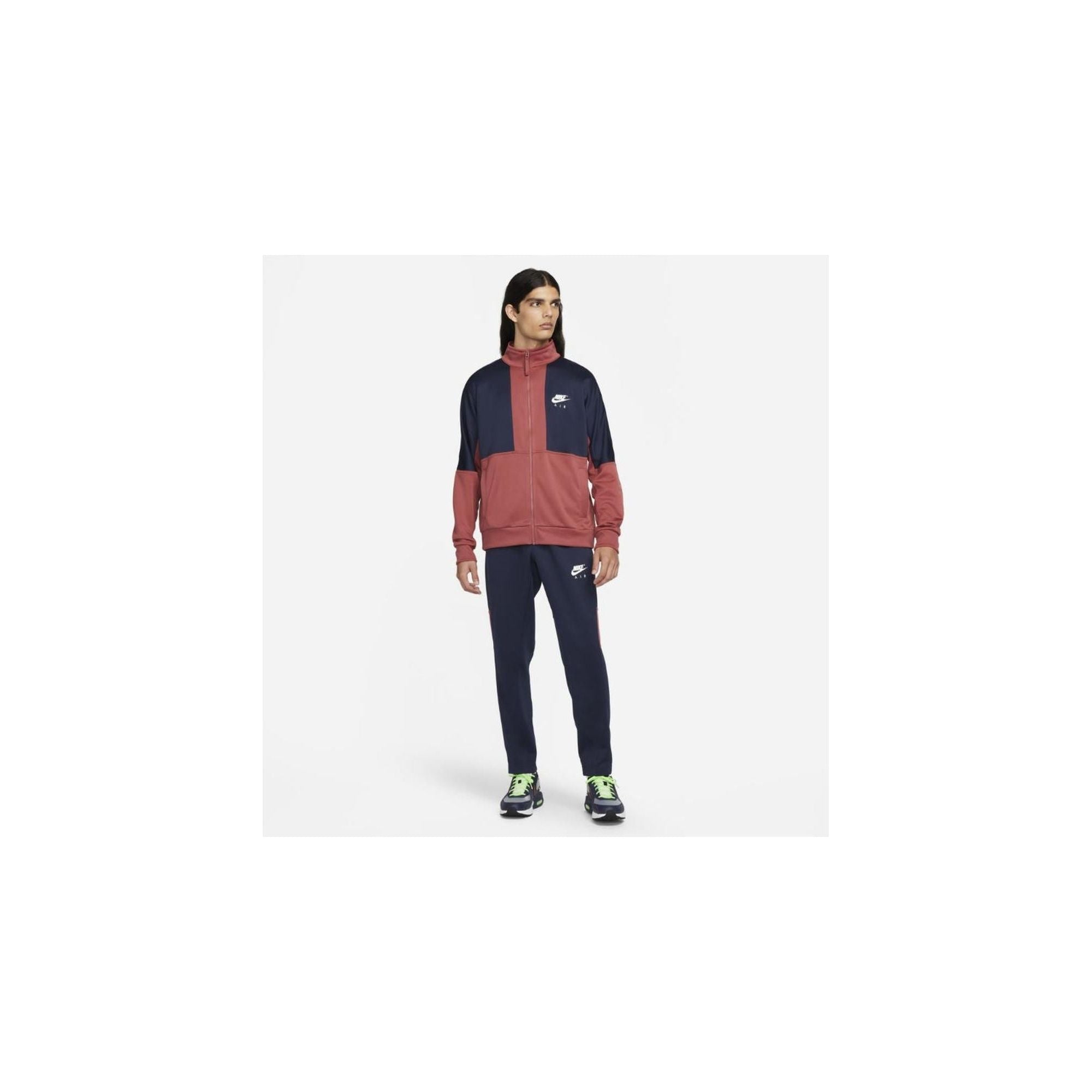 Comfortable Nike Air Pack Jacket with Zipper and Pockets - M