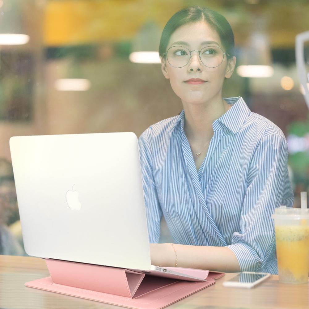 Waterproof 4-In-1 Laptop Holder With Wrist Protection - Fits 13 / 14 Inch - Red