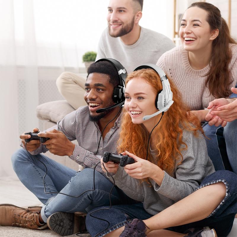 Pro Gaming Headset With Mic 2.1M Cable - Black White