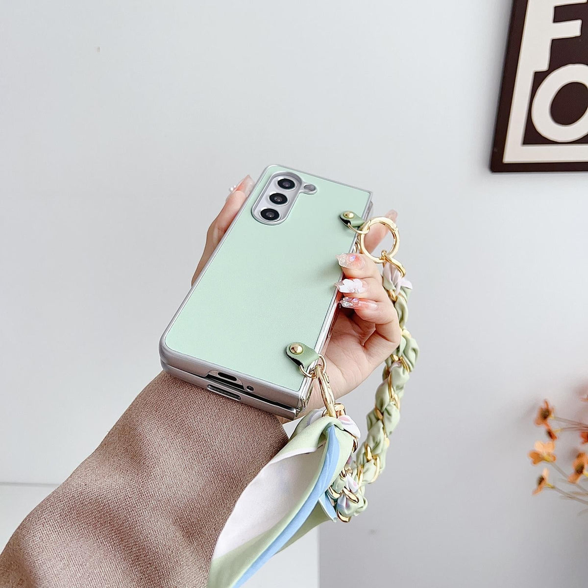For Samsung Galaxy Z Fold4 5G Leather Phone Case With Metallic Paint And Scarf Bracelet - White