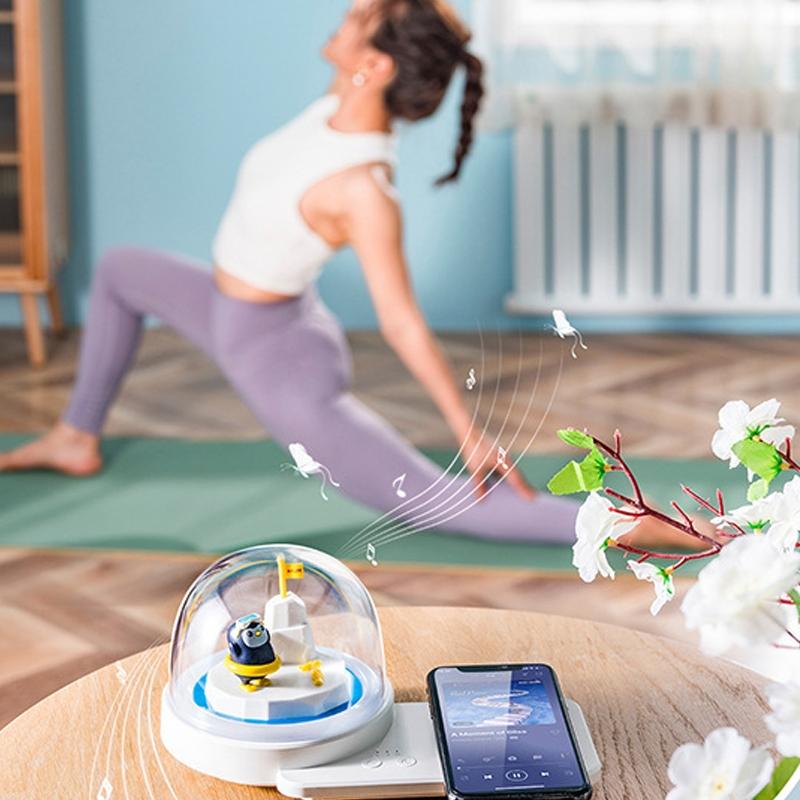 Wireless Fast Charging Bluetooth Music Lamp Astronauts