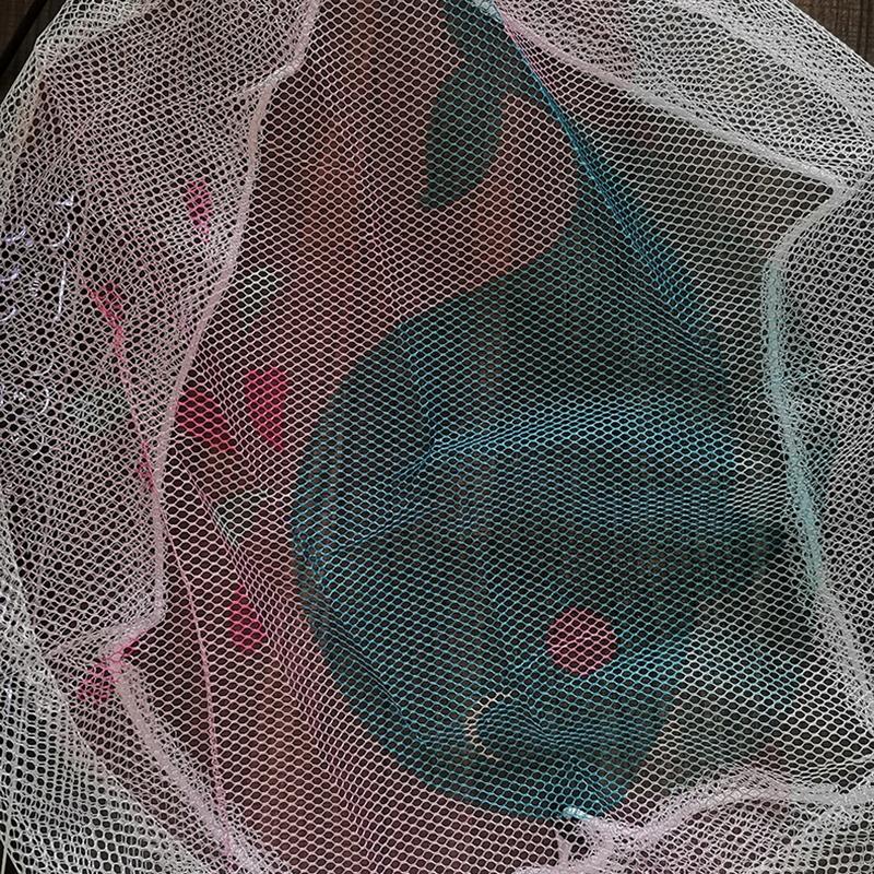 18-inch Cartoon Children's Electric Fan with All-inclusive Mesh Protection Net and Anti-pinch Hand Cover - Blue Whale