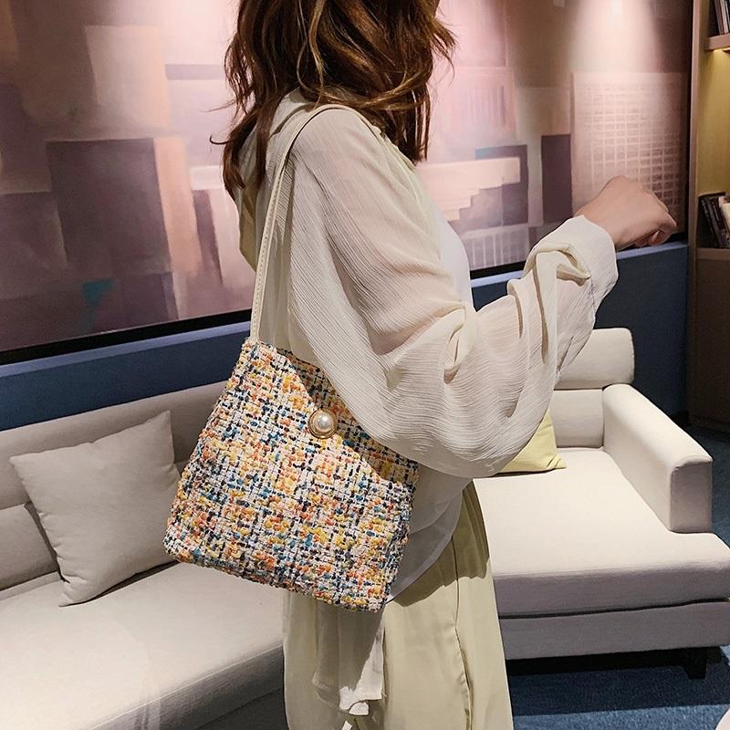 Black Woolen Knit Bucket Bag For Women - Red Onesize