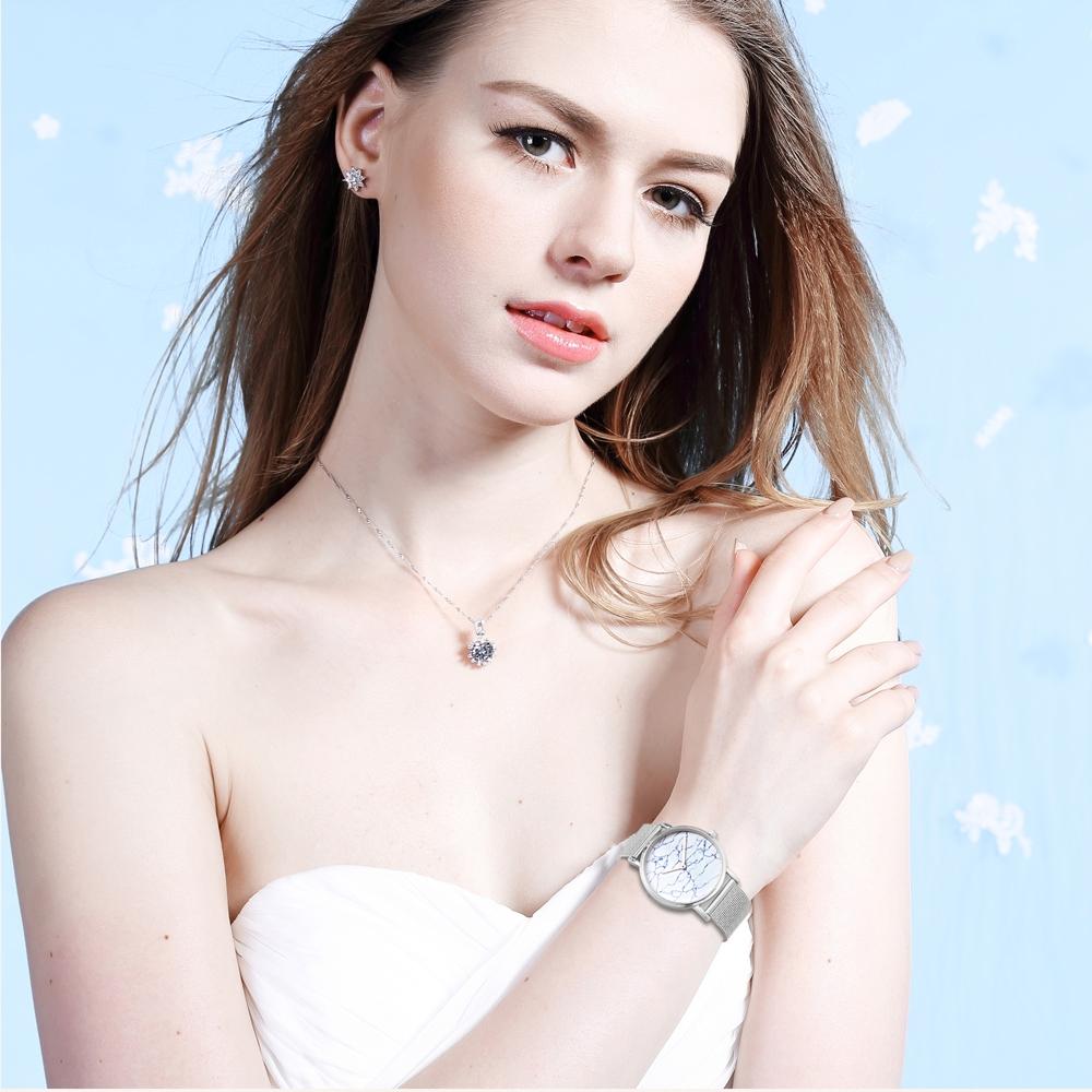 Stylish Women Quartz Watch With Stainless Steel Band - Round Dial Silver Alloy Case