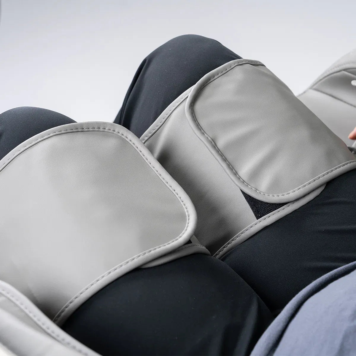 ReGen8 LuxCloud Air - Zero Gravity Heated Massage Chair