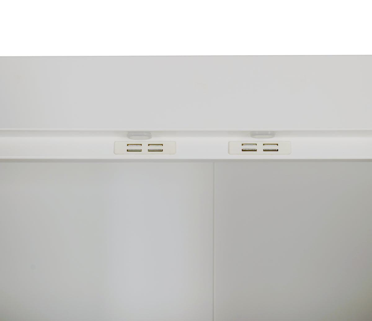 4 Door Wardrobe in White Gloss – Hanging Rail, Shelves & White Handles