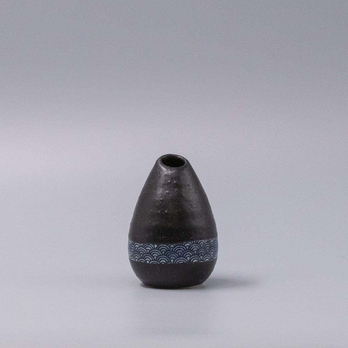 Vase Pinecone 10H Black Wave Design