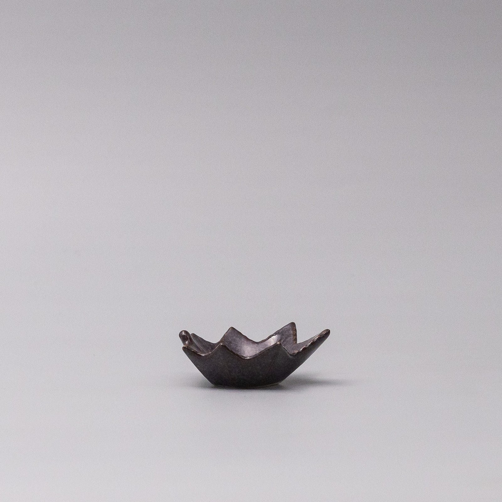Sauce Dish Maple Leaf 6cm Rasin
