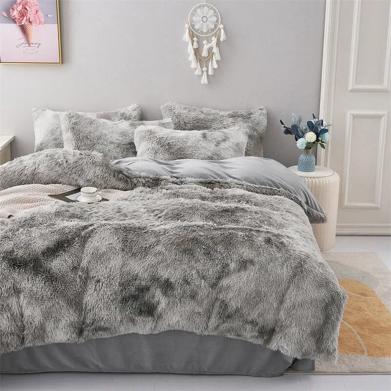 Grey Plush Coralie Dream Quilt / Doona / Duvet Cover set