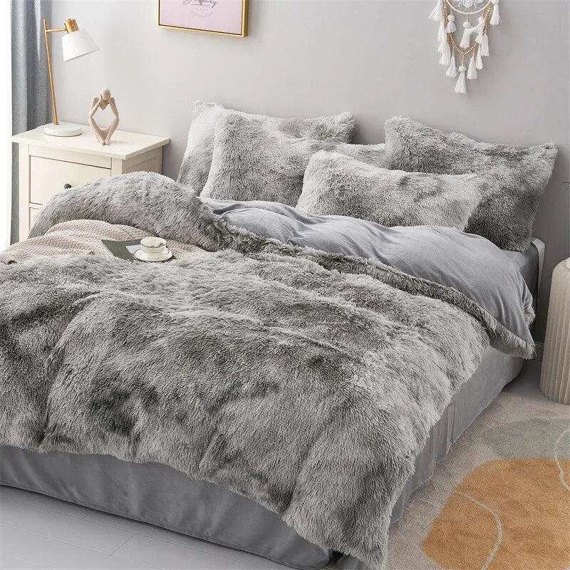 Grey Plush Coralie Dream Quilt / Doona / Duvet Cover set