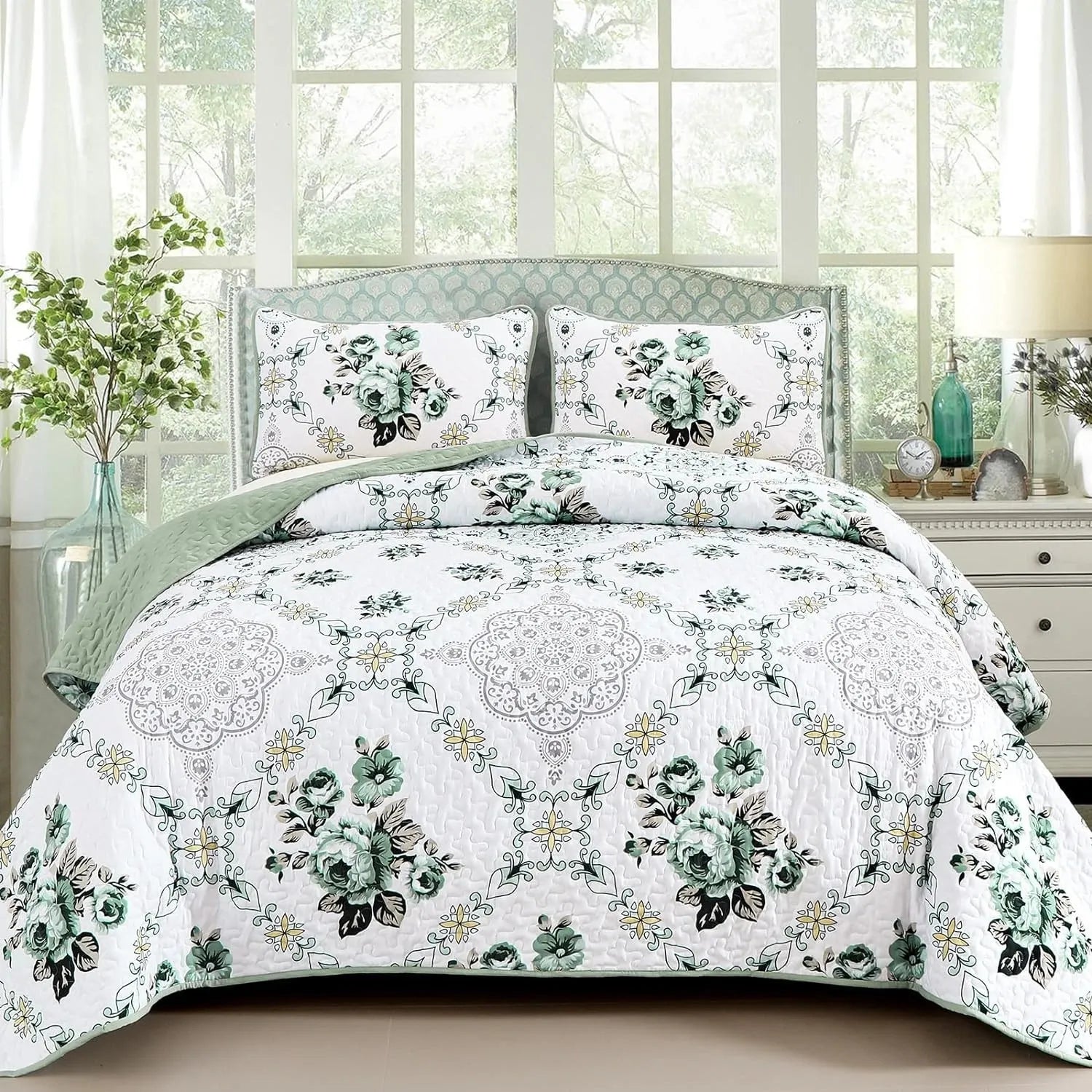 Sage Fiore Medallion Bloom Quilt / Doona / Duvet Cover set