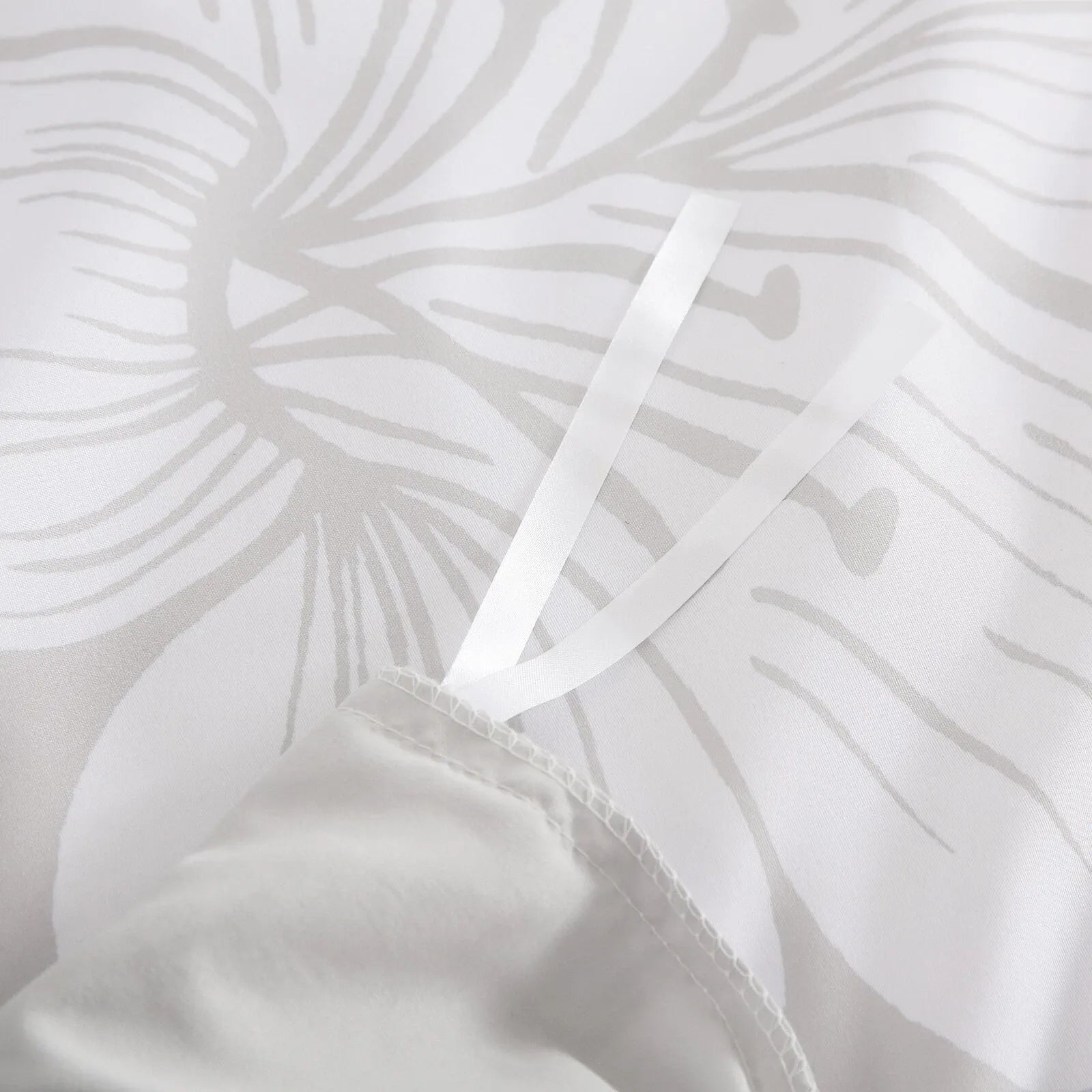 Luxe Lumiere Charm Quilt / Doona / Duvet Cover set