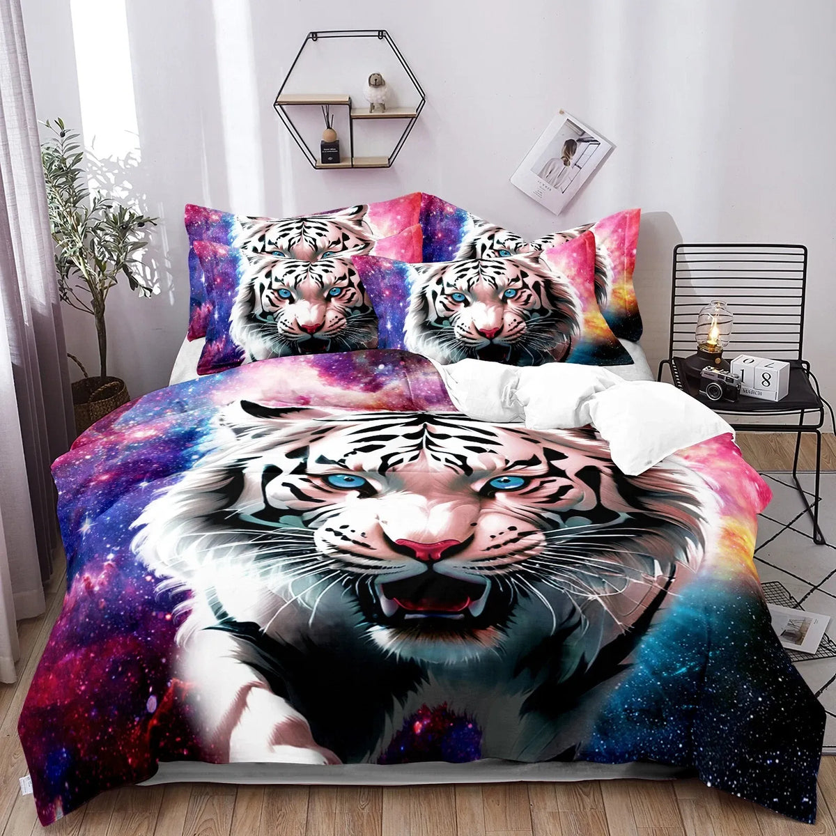 Tiger Portofino Leaf Quilt / Doona / Duvet Cover set