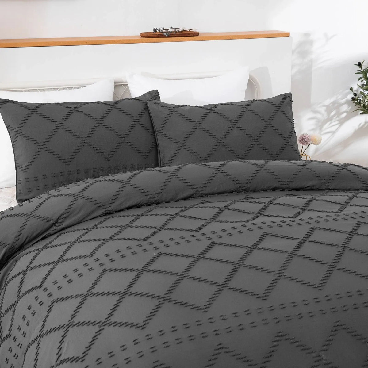 Grey Delphine Dahlia Quilt / Doona / Duvet Cover set