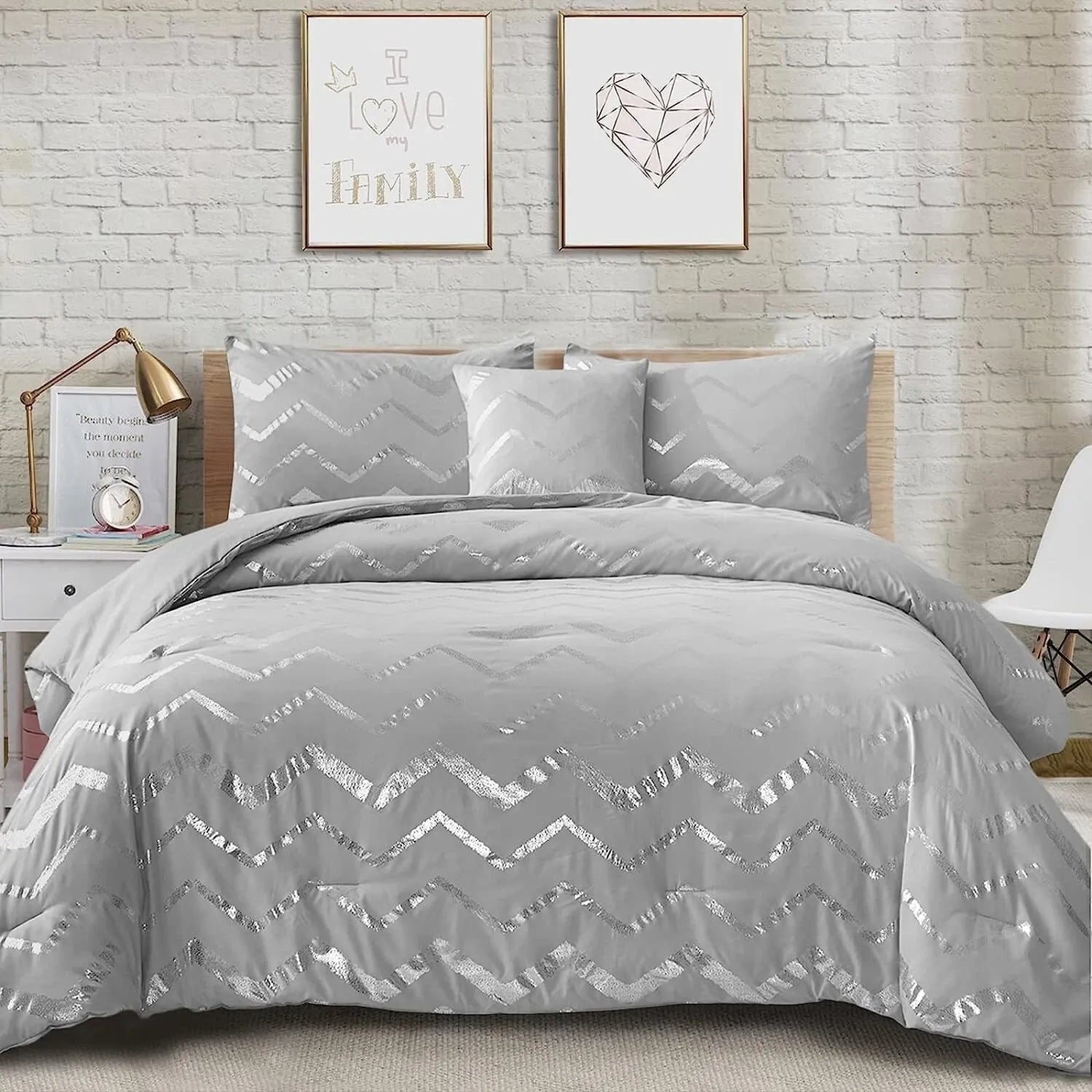 Light Grey Palermo Leaf Quilt / Doona / Duvet Cover set