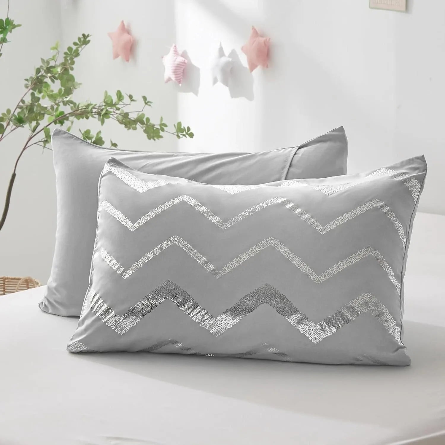 Light Grey Palermo Leaf Quilt / Doona / Duvet Cover set