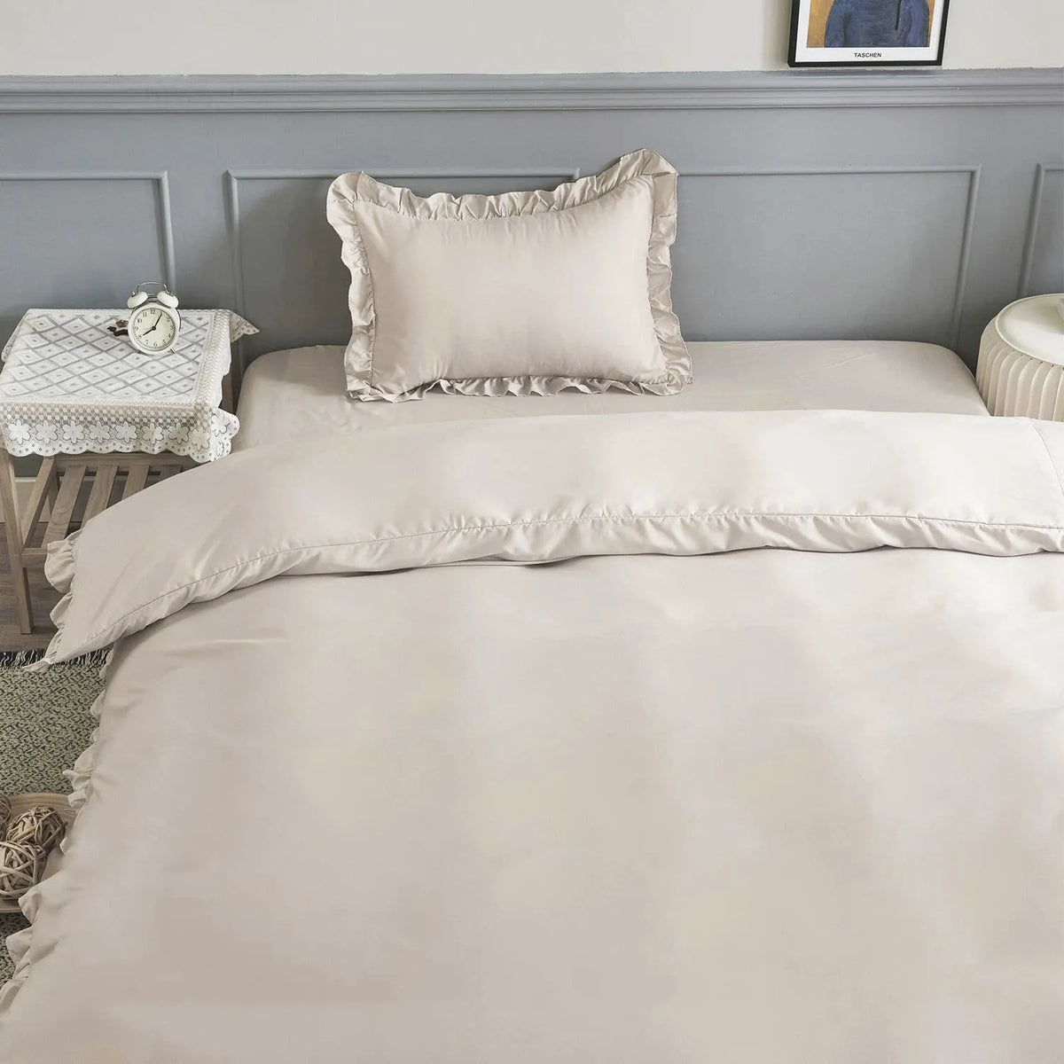 Ruffled Edge Vivienne Ivy Quilt / Doona / Duvet Cover set