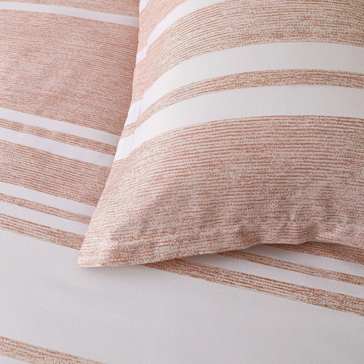 Magnolia Arabelle Gallery Quilt / Doona / Duvet Cover set