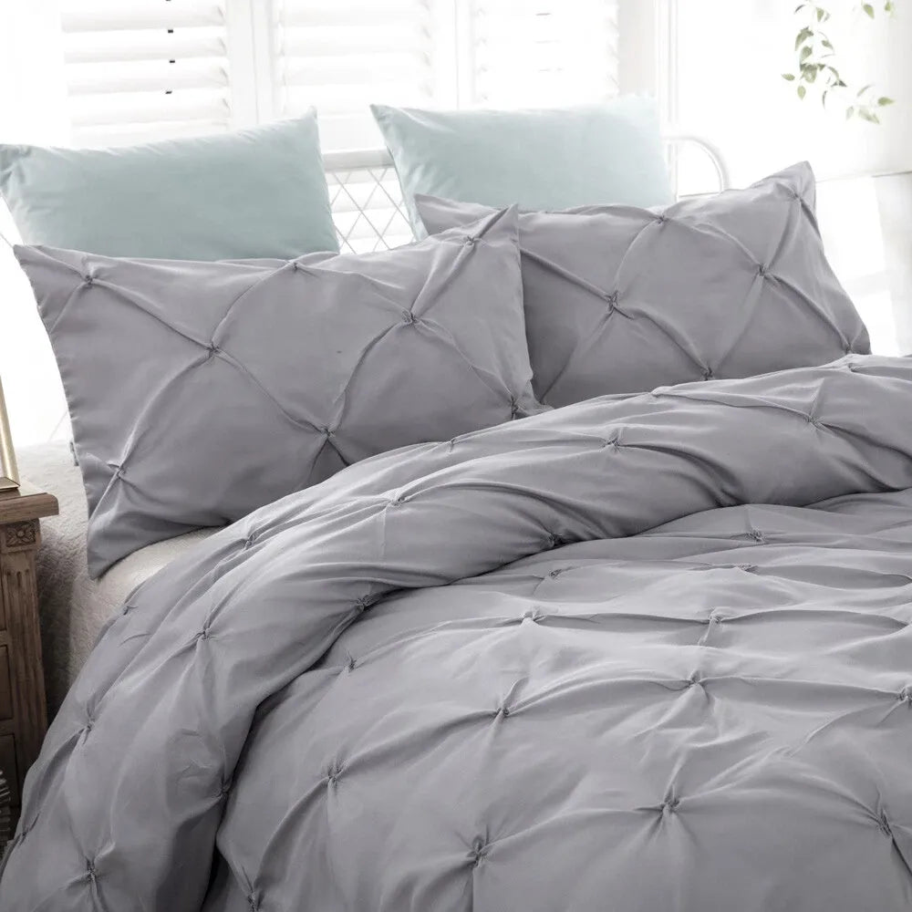 Aura Tuscany Dahlia Quilt / Doona / Duvet Cover set