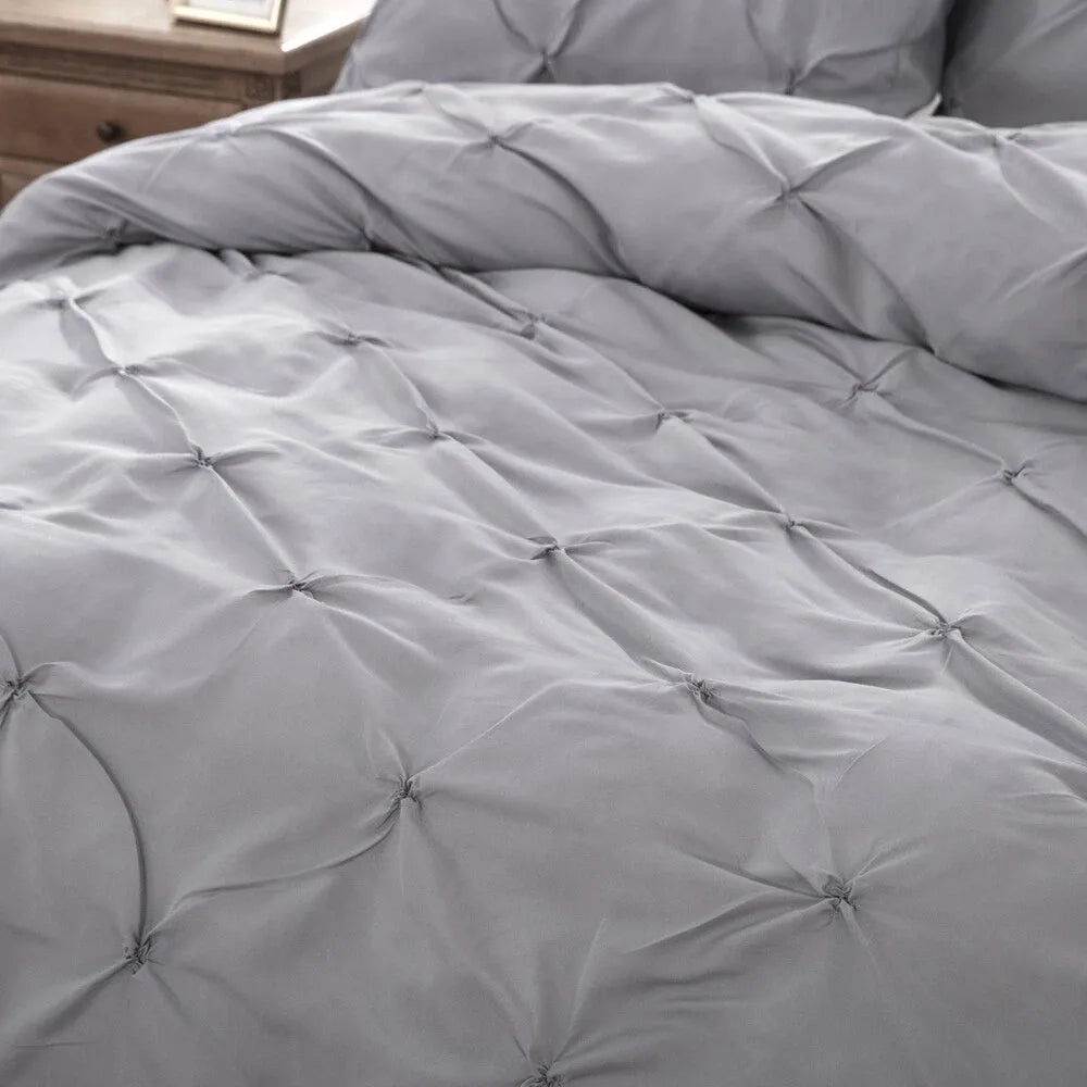 Aura Tuscany Dahlia Quilt / Doona / Duvet Cover set