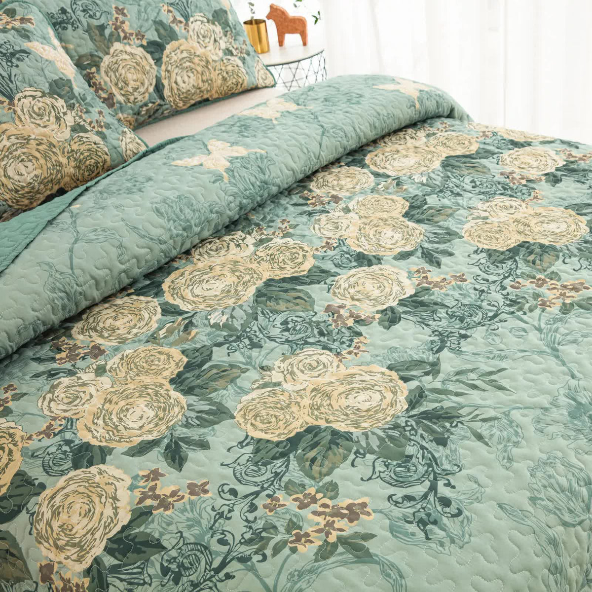 Meadow Butterfly Green Quilted Bedspread Set with Floral Details and Pillowcases