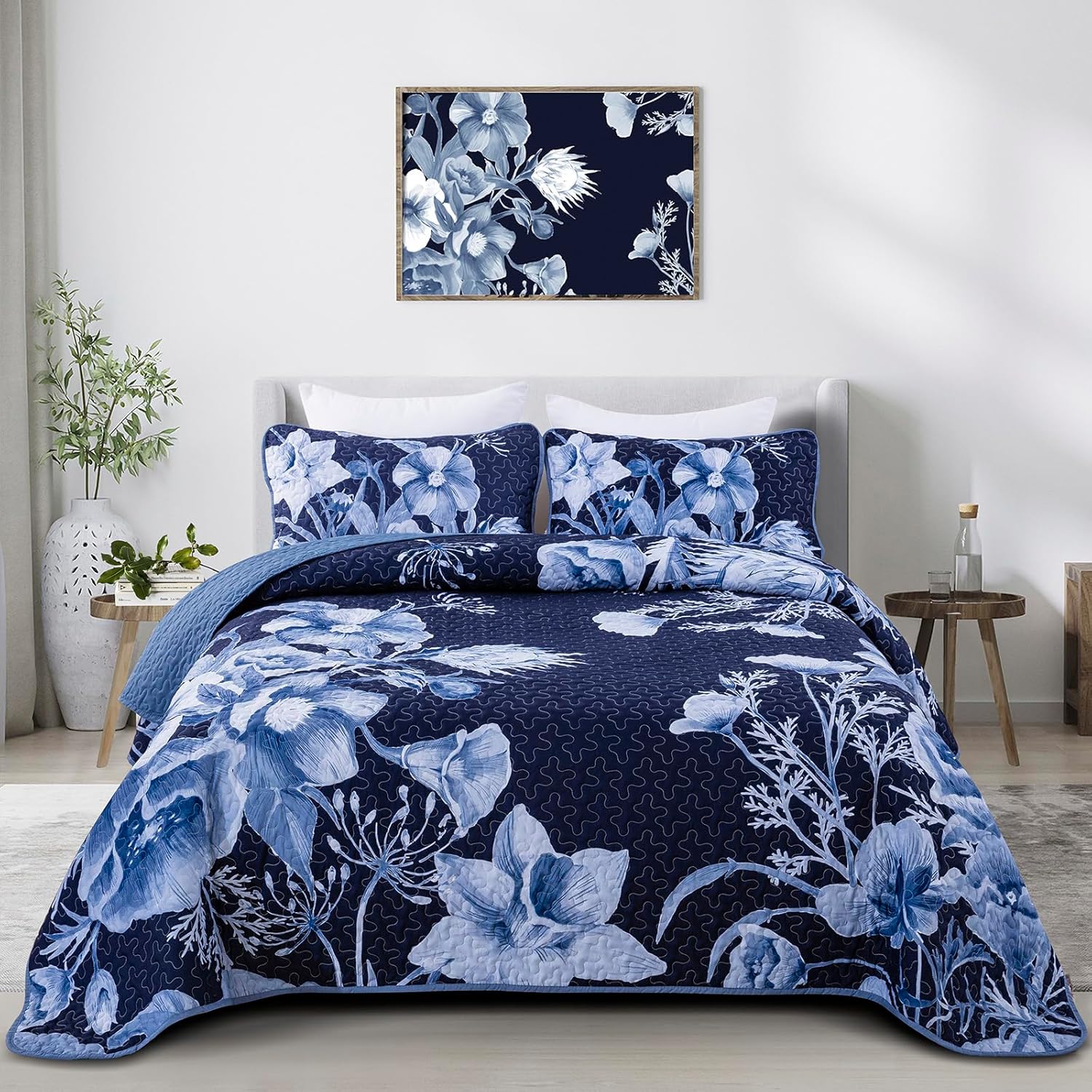 Vibrant Quilted coverlet and pillowcovers set: Eye Catching Design