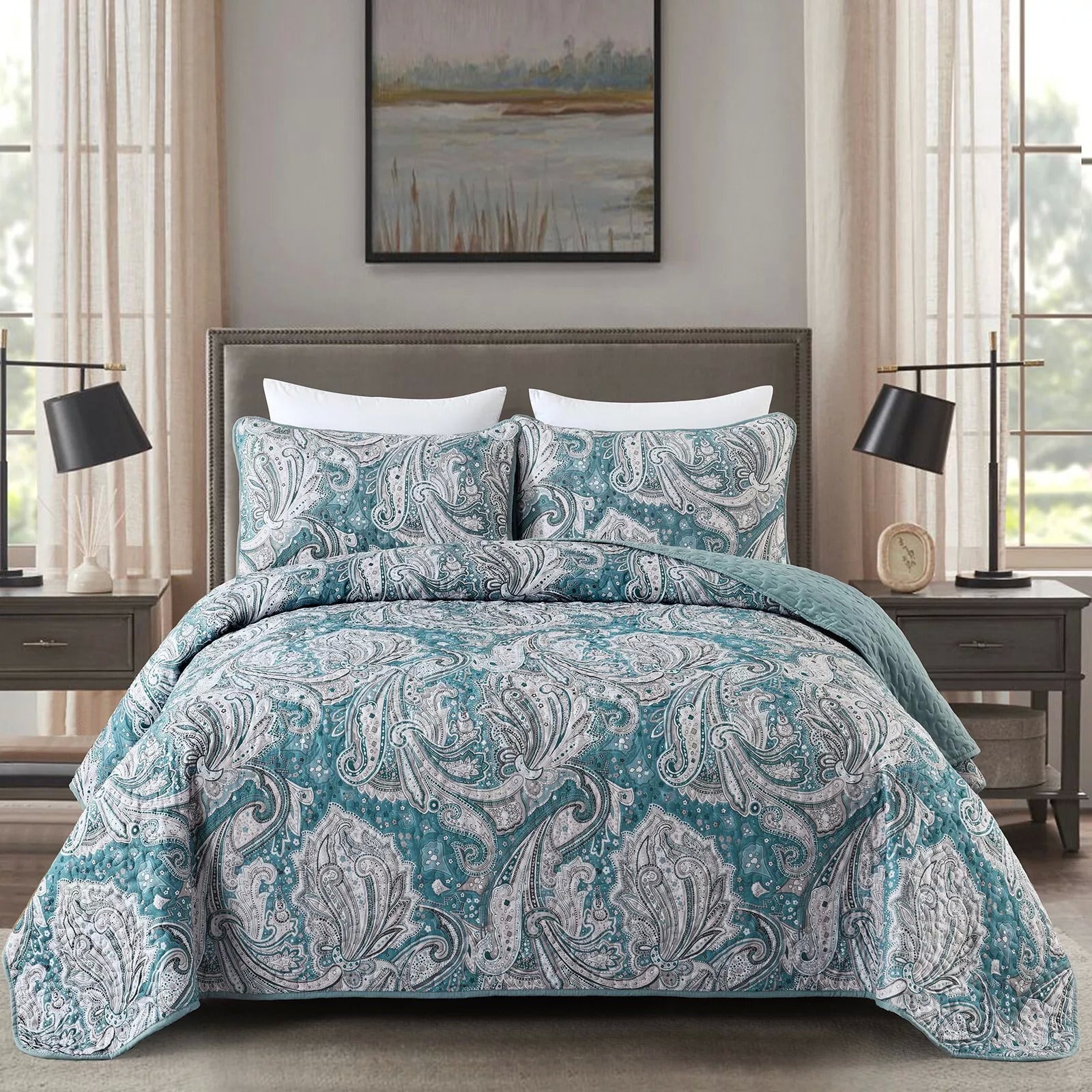 Vintage Quilted bedspread and pillowcovers set: Nostalgic Appeal