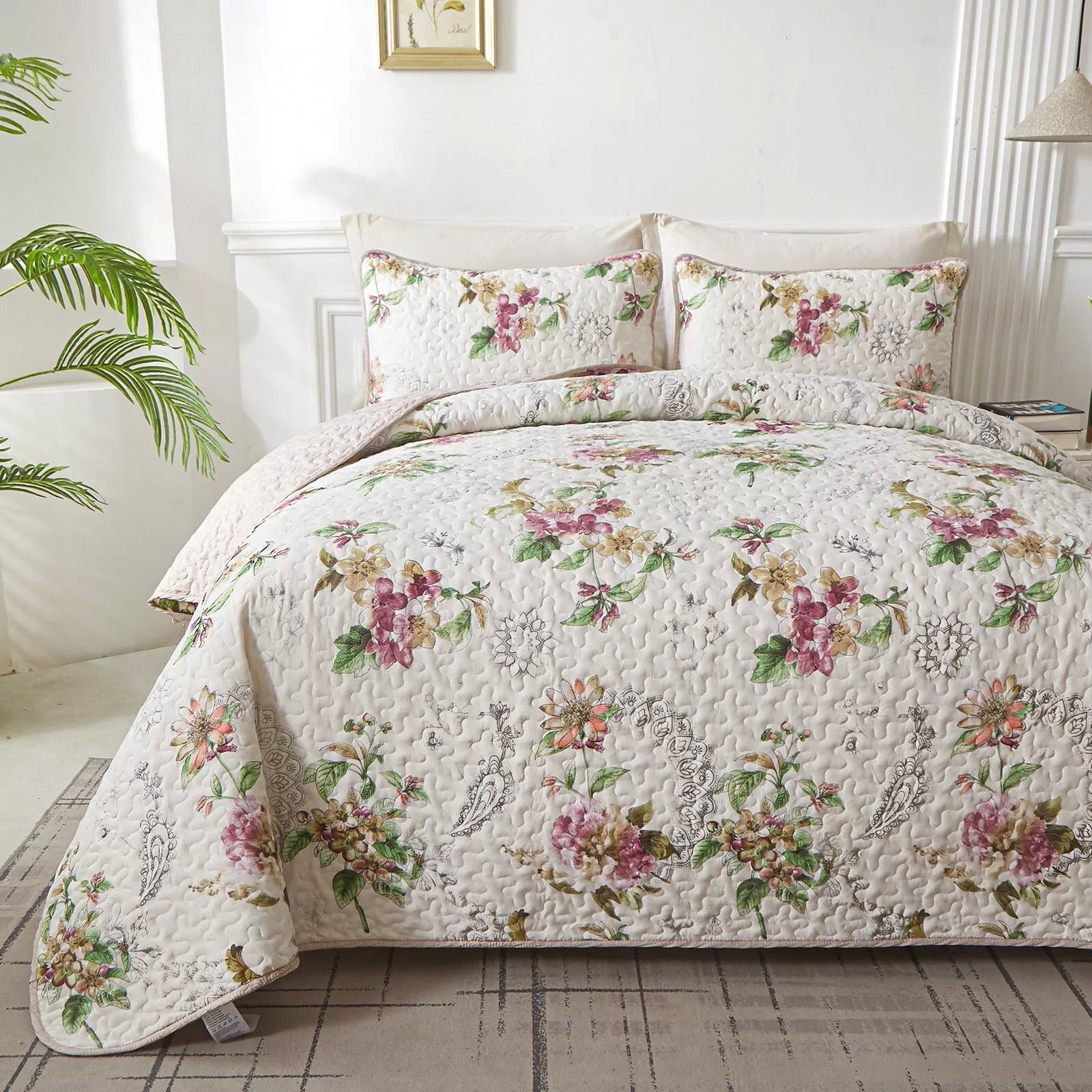 Artisan Quilted Coverlet and Pillowcases Set: A Masterpiece for Your Bed