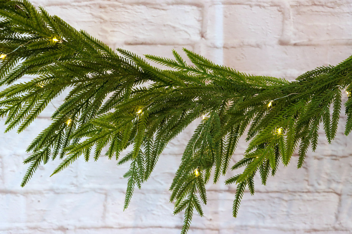 PINE GARLAND USB POWERED 183CM