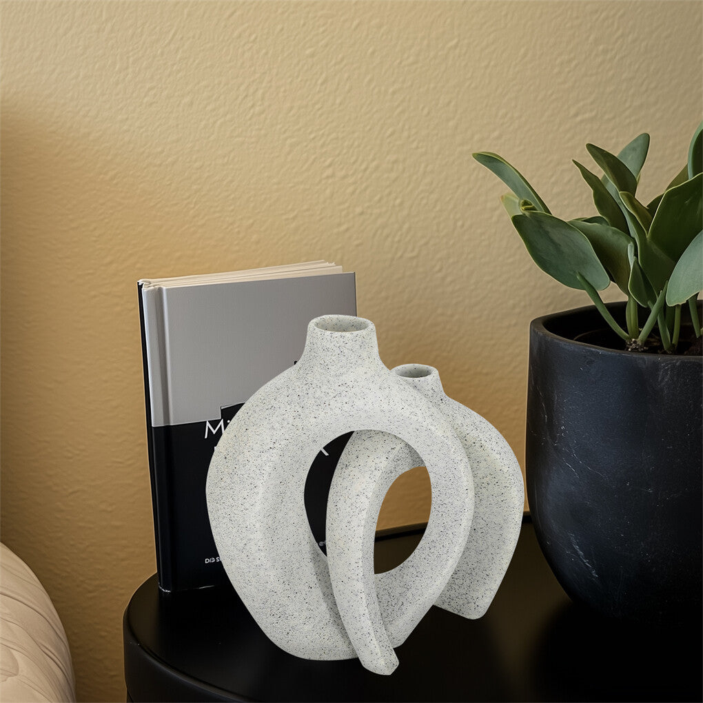 Set of 2 Nordic Boho Hollow Snuggle Vases Resin Flower Vases Living Room Decor