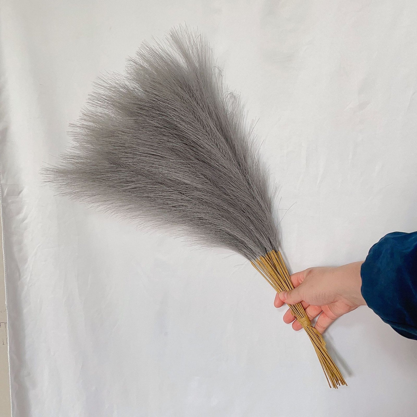 20 sticks Natural Dark Gray Pampas Grass Bouquet-21.65" Fluffy Dried Pampas for Home Decor and Events