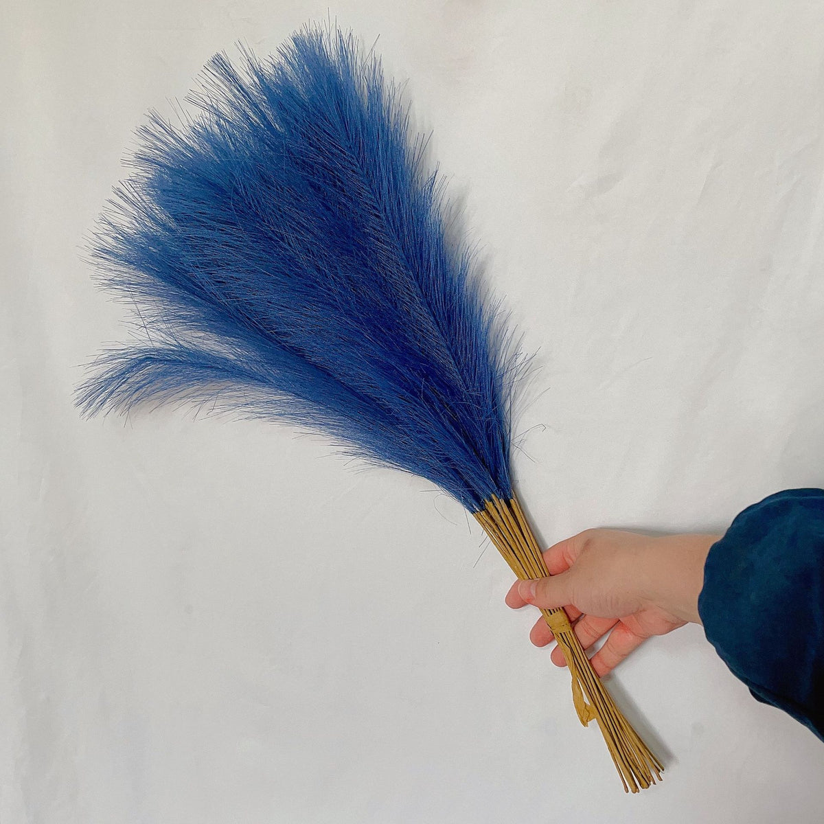 20 sticks Natural Peacock Blue Pampas Grass Bouquet-21.65&quot; Fluffy Dried Pampas for Home Decor and Events