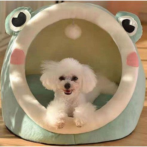 Green Frog Half-Enclosed Cat Bed - Soft Short Velvet Fabric with Sponge + PP Cotton Filling, M Size (35x35x30cm)