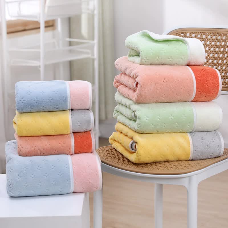 Yellow-gray Oversized Double-Sided Coral Fleece Bath Towel | Soft and Absorbent, Thick & Warm, 70x140cm