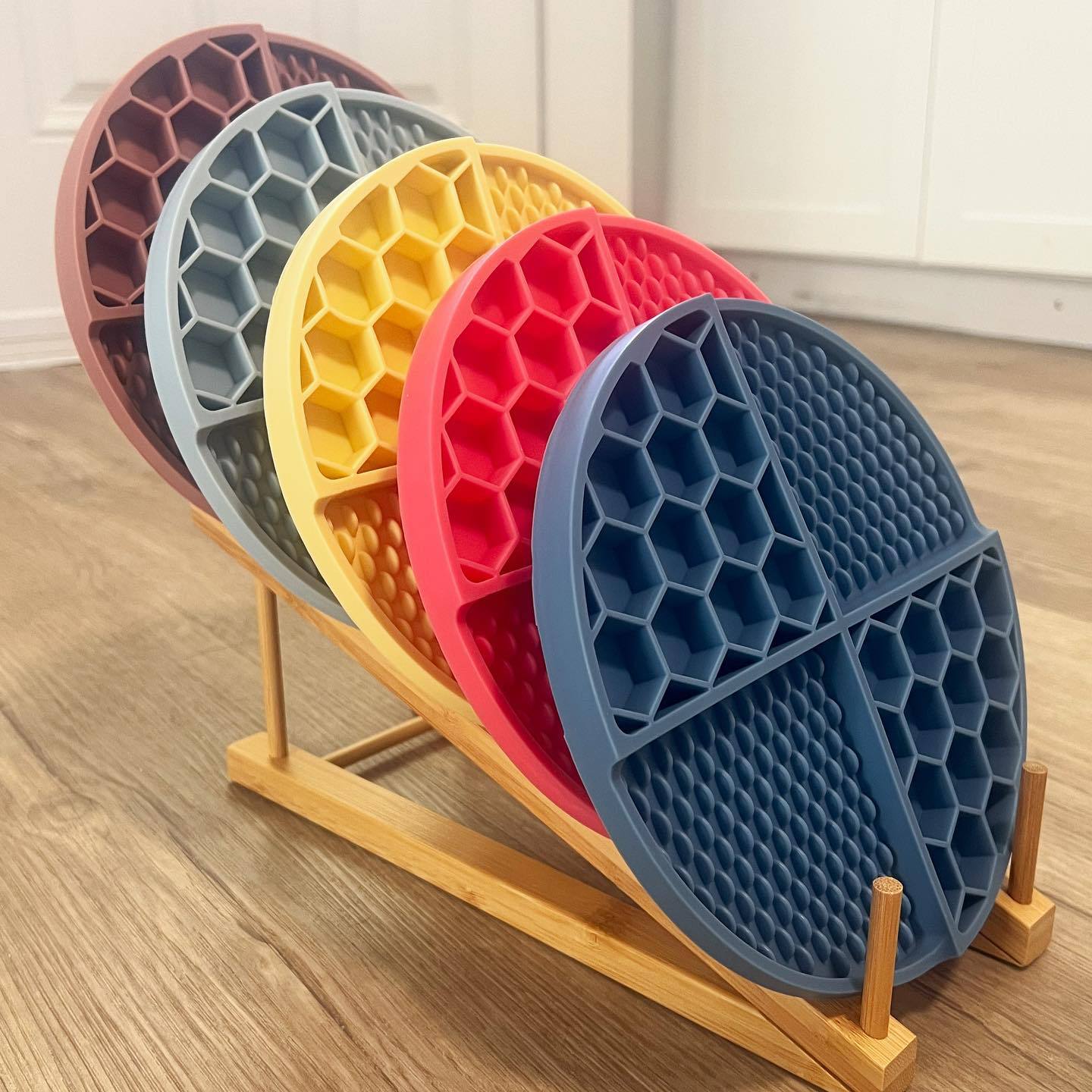 2 Pcs Light Green Honeycomb Pet Slow Feeder Bowl - Anti-Choke Silicone Lick Mat with Suction for Dogs